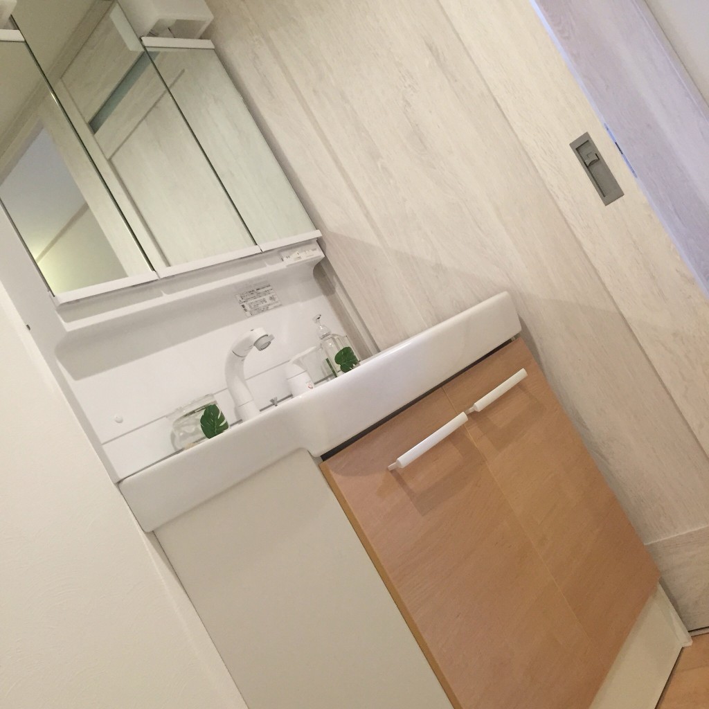 マンションのリフォーム　京都　広岡装美。魅力ある住空間として再生した、リノベーション＆リフォーム　マンションリフォーム。マンションリフォームの費用の相場・金額の目安のご紹介。キッチンや浴室・風呂、トイレ、外壁、屋根などのリフォームについて、戸建・マンション別にだいたいいくら位かかるのか？の疑問にお答えします。